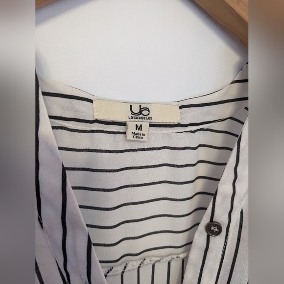 Ya Los Angeles Striped sleeveless blouse Sz m - Picture 2 of 5